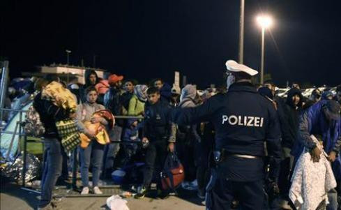 Европа усиливает меры против мигрантов 