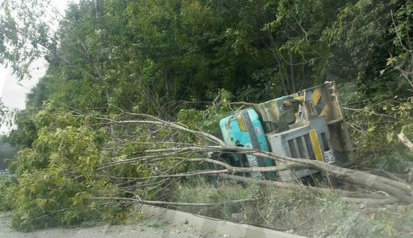  Спецтехника создала многокилометровую пробку во Владивостоке (ВИДЕО)