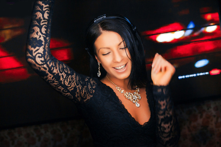 14 октября в ночном клубе Cuckoo играет DJ LIYA