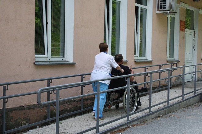 Пляж для инвалидов-колясочников оборудуют во Владивостоке