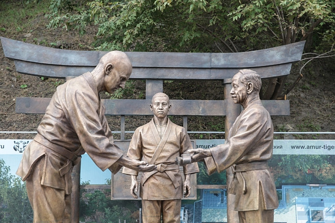 Сближение Японии с Россией вызывает неприязнь у США