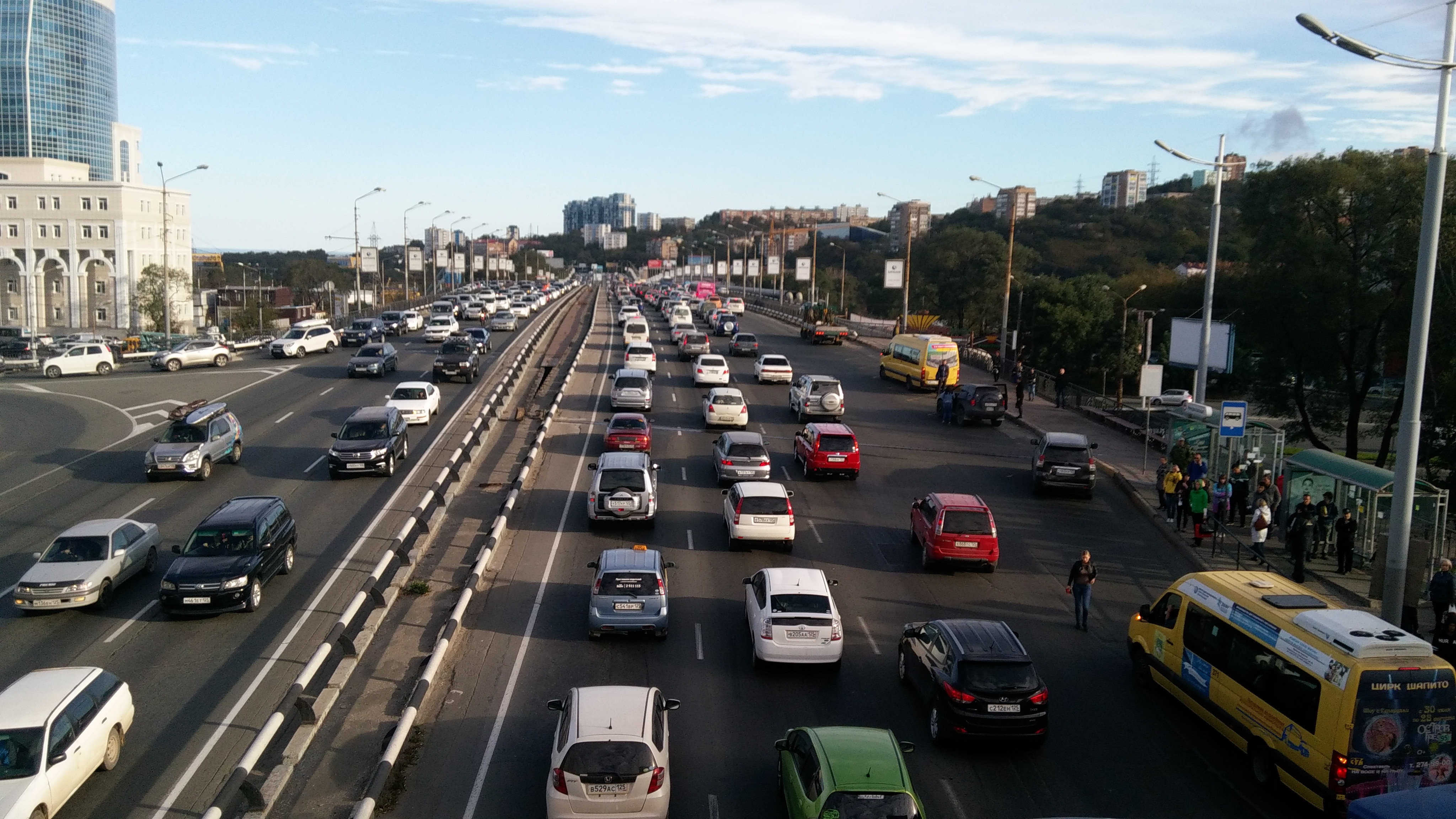 На проспекте 100-летия будет одностороннее движение