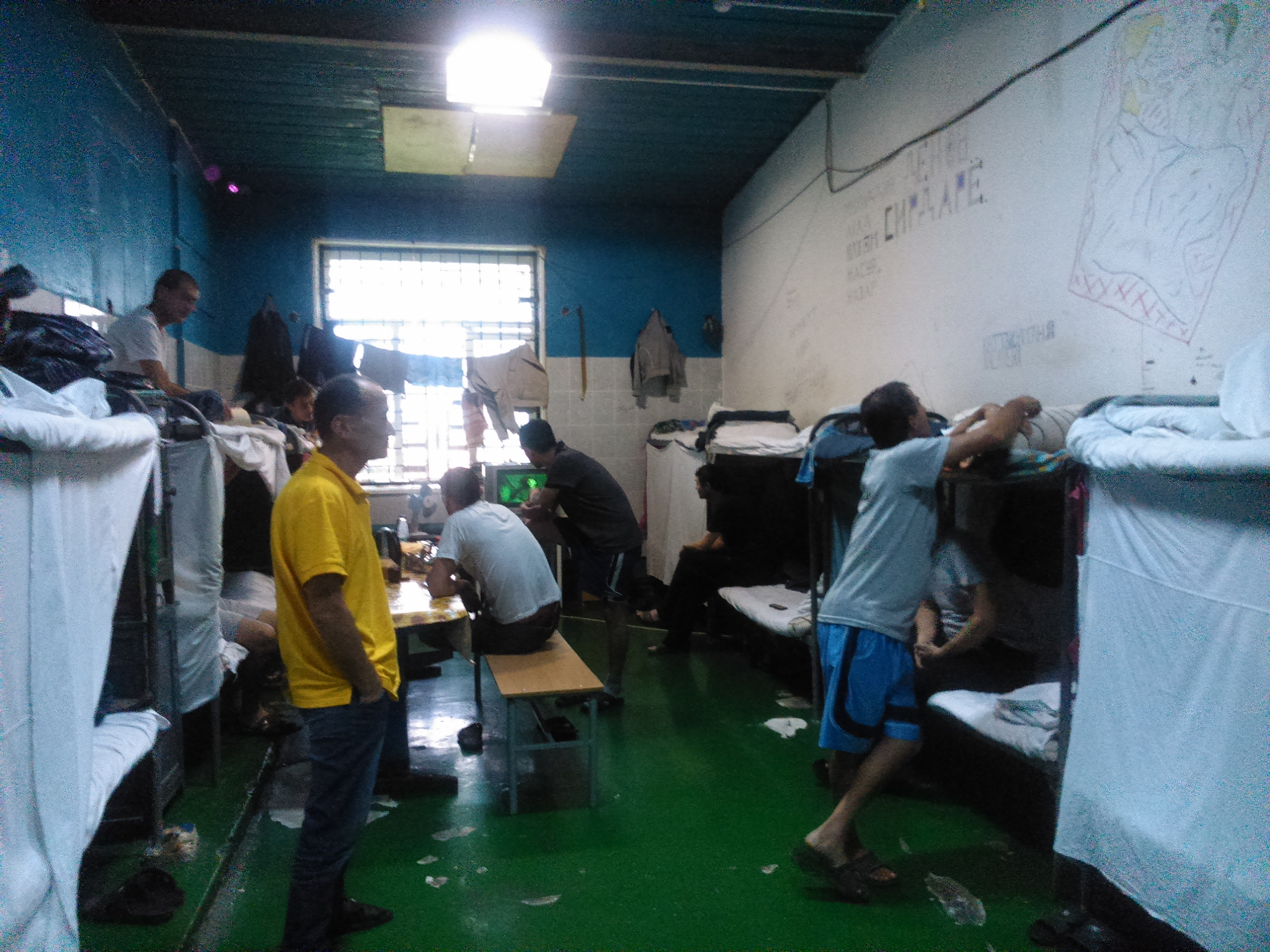 В Приморье за отказ переполнять спецприемник мигрантами штрафуют на зарплату