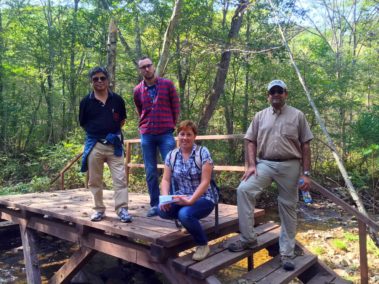 Гостей из Индии впечатлила смелость сотрудников «Земли леопарда»