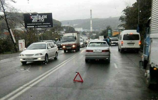 Движение по Выселковой заблокировано в обе стороны (ФОТО)