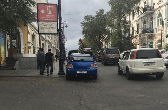 В центре города работают эвакуаторы