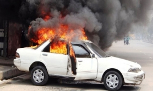 Автомобиль вновь загорелся во Владивостоке