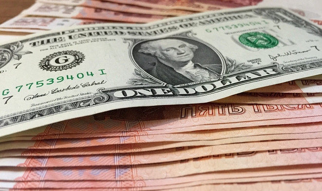 Нефть растет. Доллар падает. Участники рынка радуются