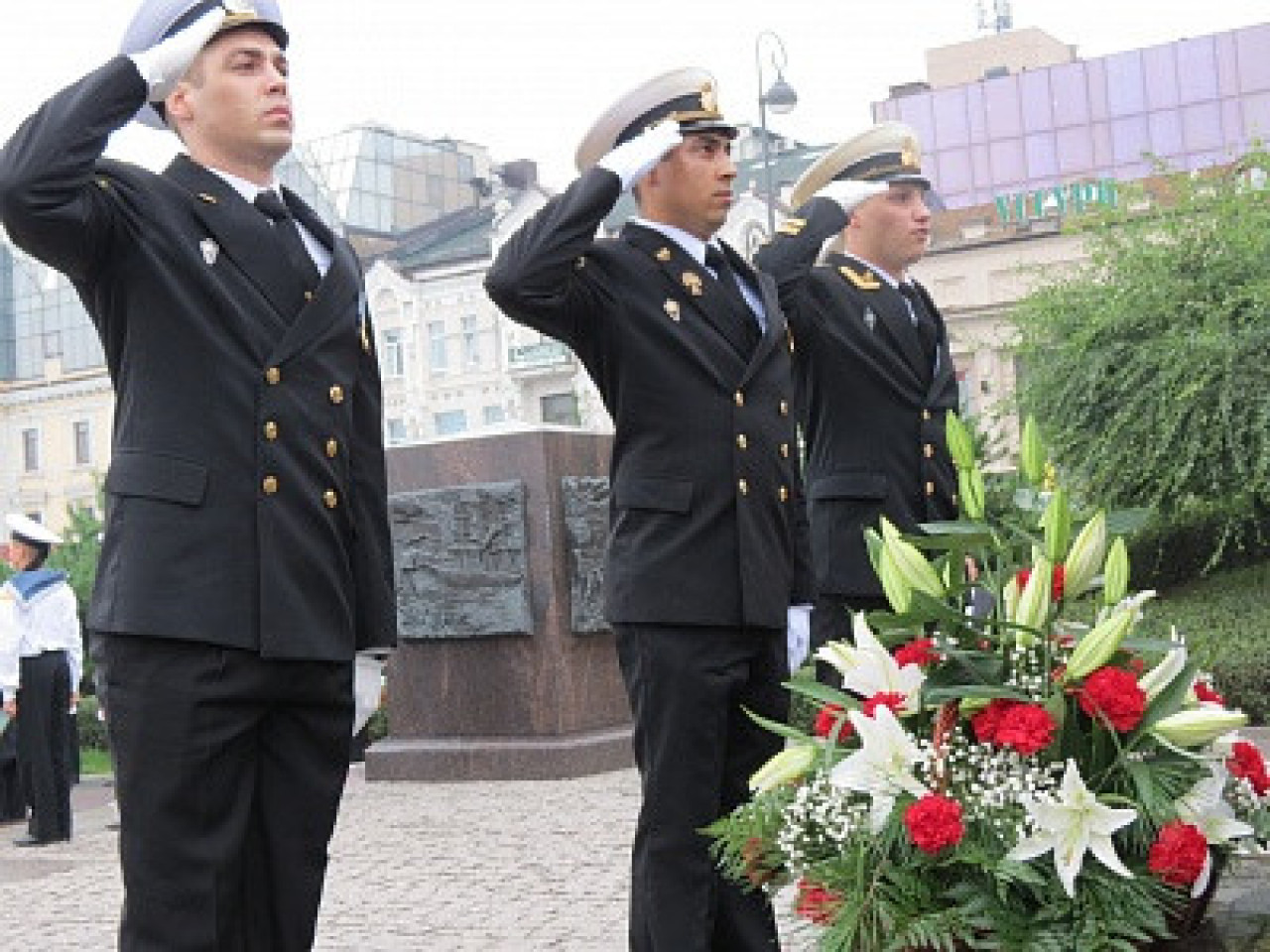 Депутаты ЗС ПК почтили память героев Второй мировой войны