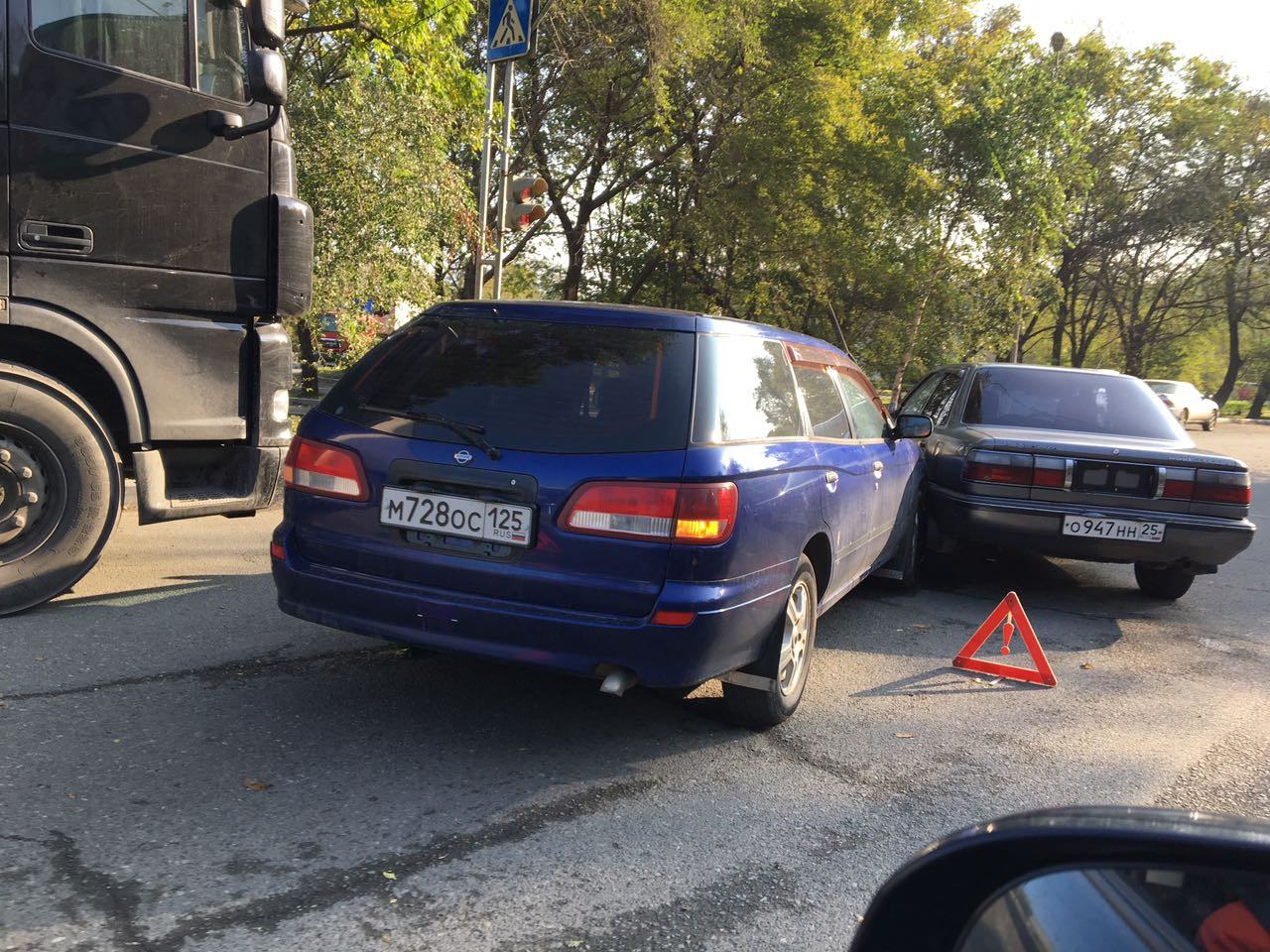 Нелепая авария вызвала пробку на Калинина (фото)