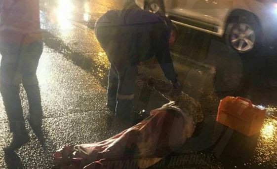 Нетрезвая женщина попала под колеса джипа