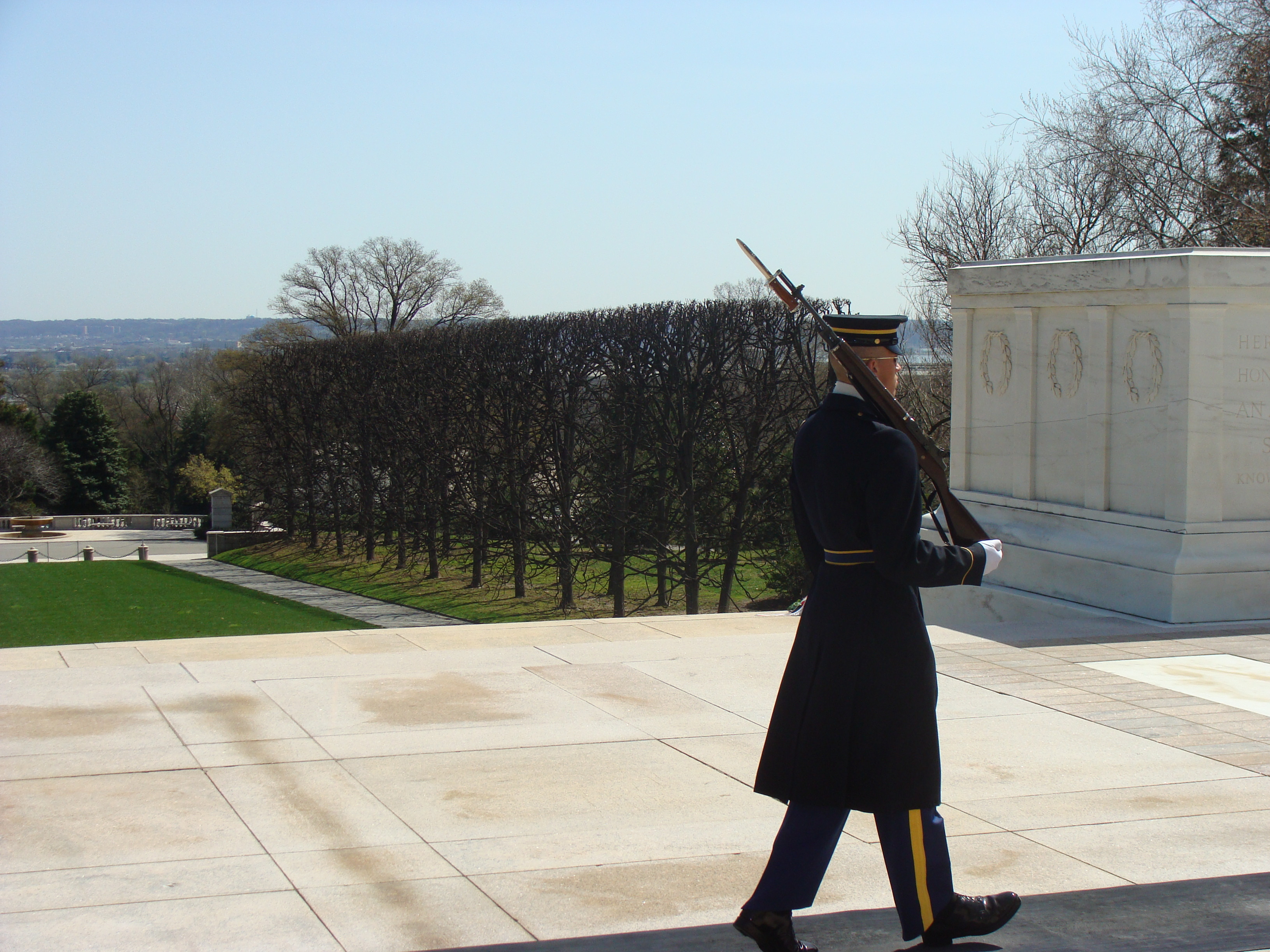За пьянку, дебош и разврат уволили генерала