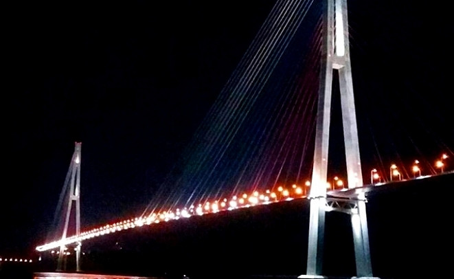 Дальневосточный мост впереди России всей