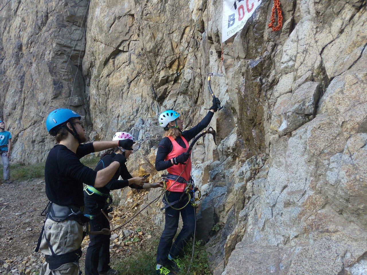 Владивосток оплели веревками (ФОТО)