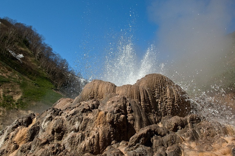 Все о жизни гейзеров готовы рассказать ученые