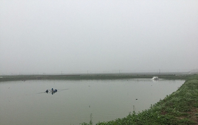 Пропавших в Приморье рыбаков надеются найти