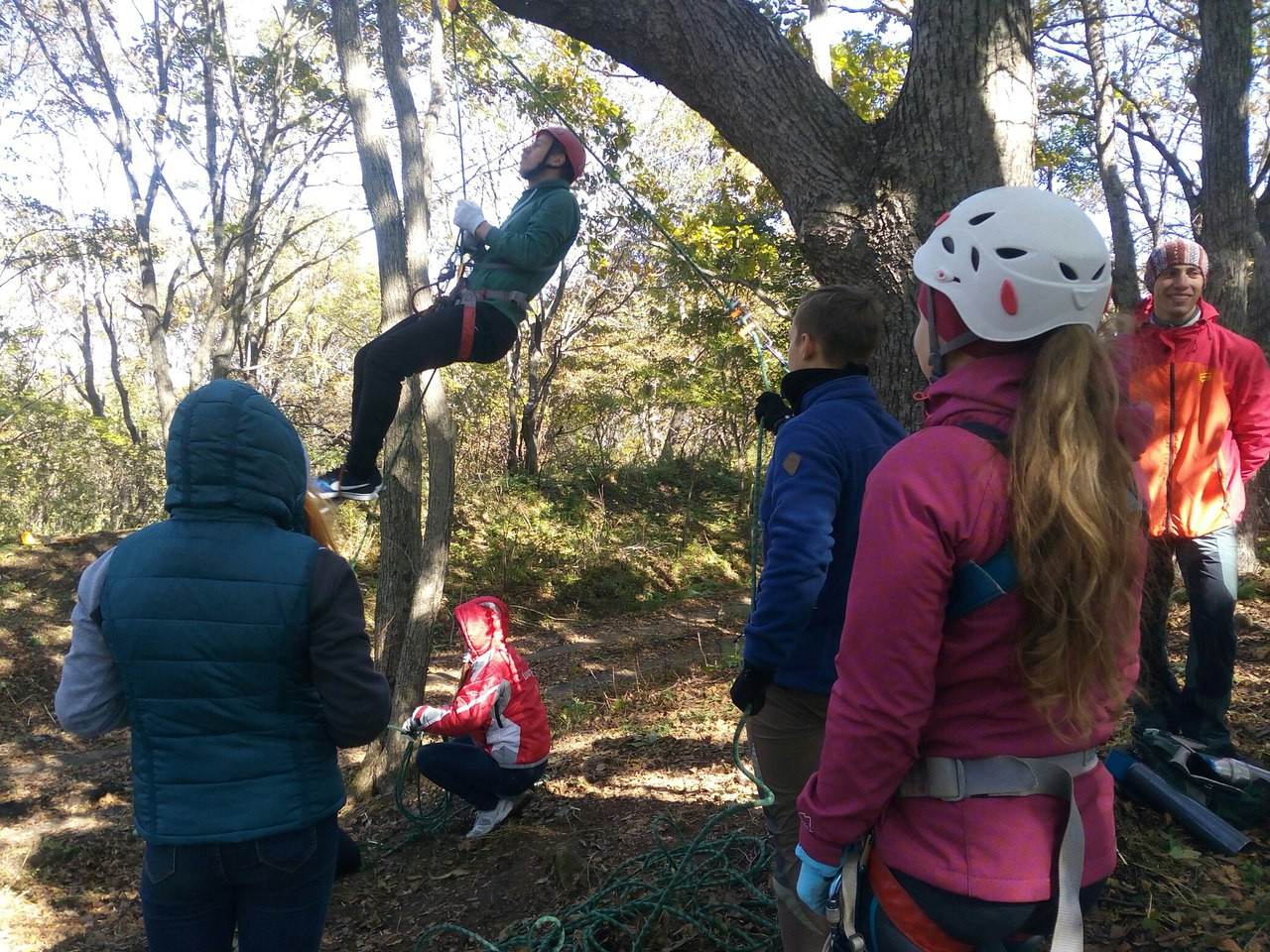 Туристы в Приморье преодолевали сооружения форта (ФОТО)