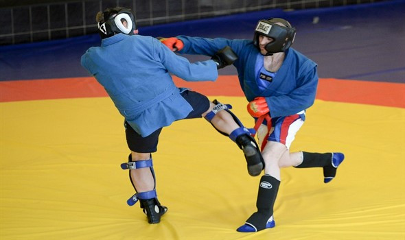 俄罗斯的赤手自卫术！好厉害！