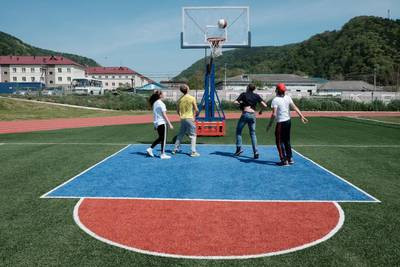 На Сахалине активно ремонтируют спортивные объекты 