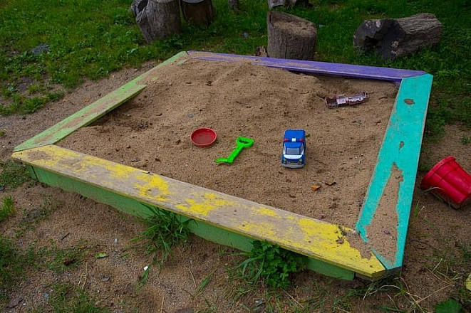 Абсолютно все детские площадки Чукотки опасны