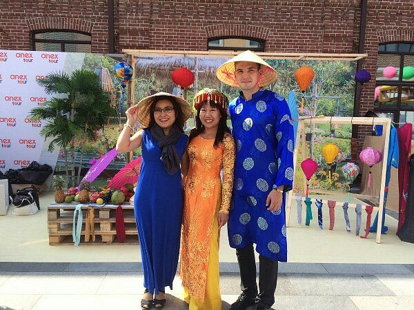 Новый король Таиланда похож на Тимати