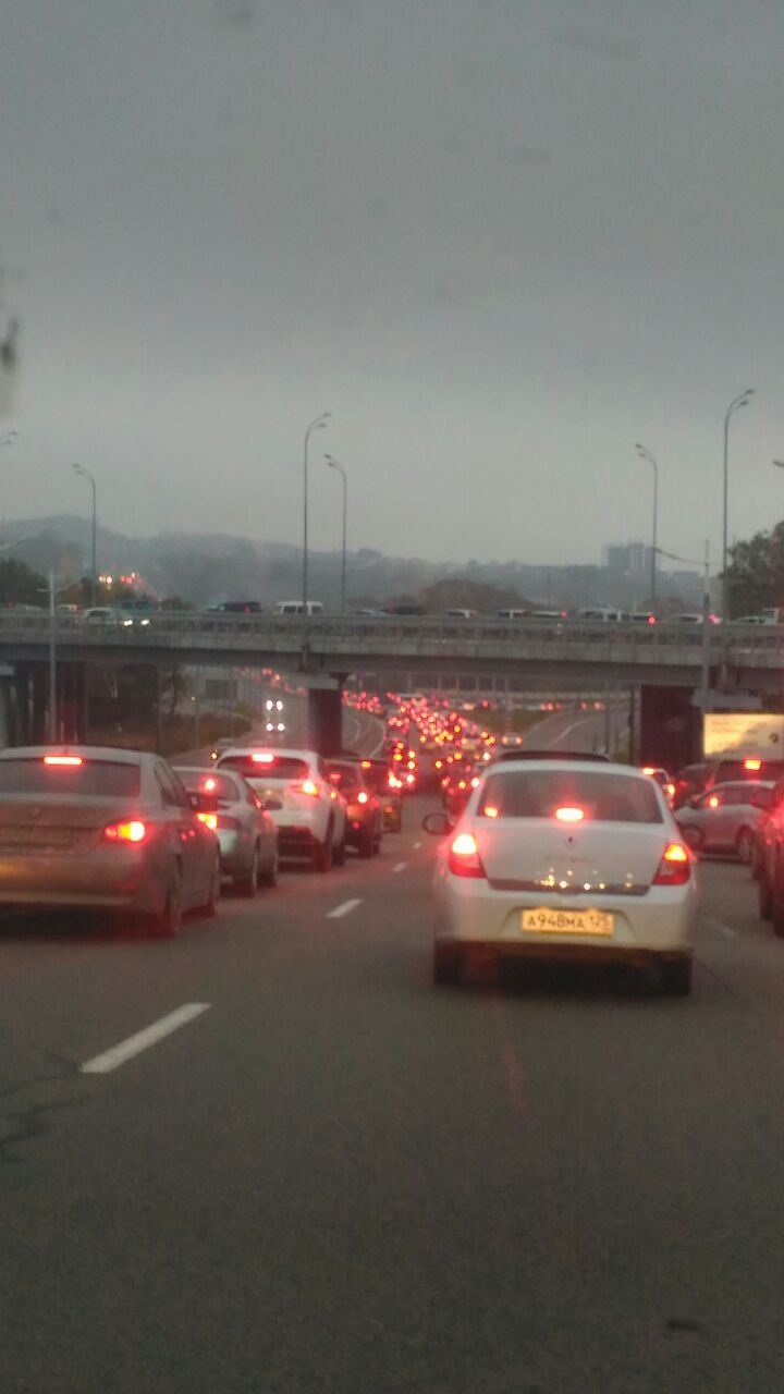 Заблокировано движение на трассе Седанка-Патрокл (ФОТО)