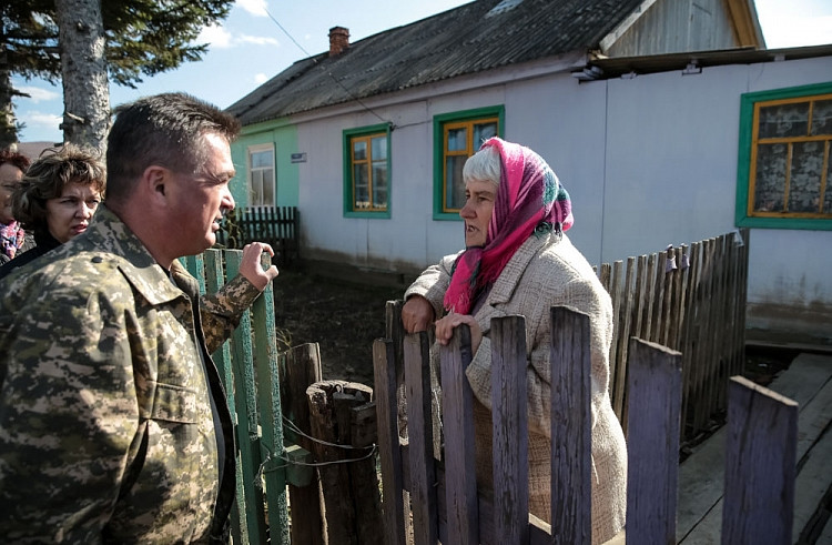 Почти 5,5 тыс человек получили компенсацию после тайфуна Лайонрок