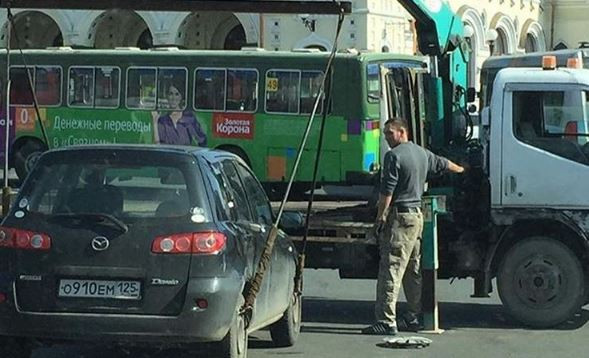 Во Владивостоке эвакуируют автомобили 