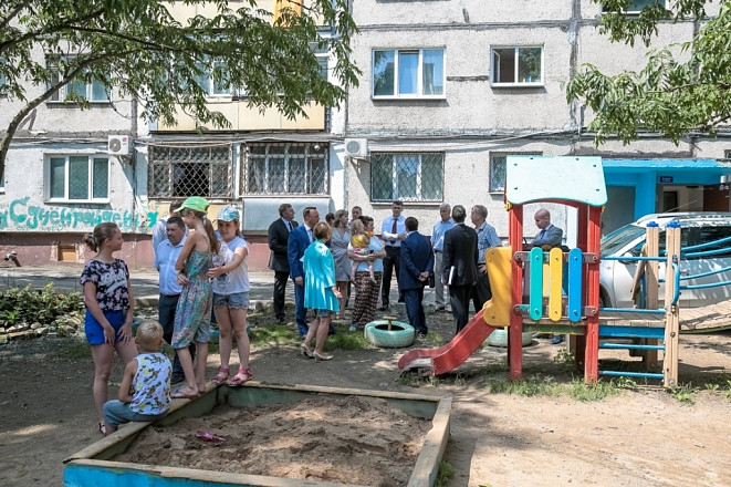 Детские площадки Камчатки отравлены ядом