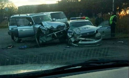 Внедорожник протаранил автомобиль ДПС (ВИДЕО)