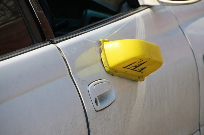 Во Владивостоке ищут избитого таксиста