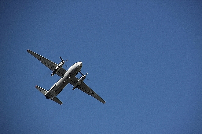 Молния попала в пассажирский самолет