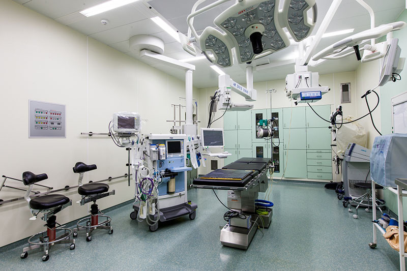 Тяжелобольного сахалинца экстренно эвакуируют