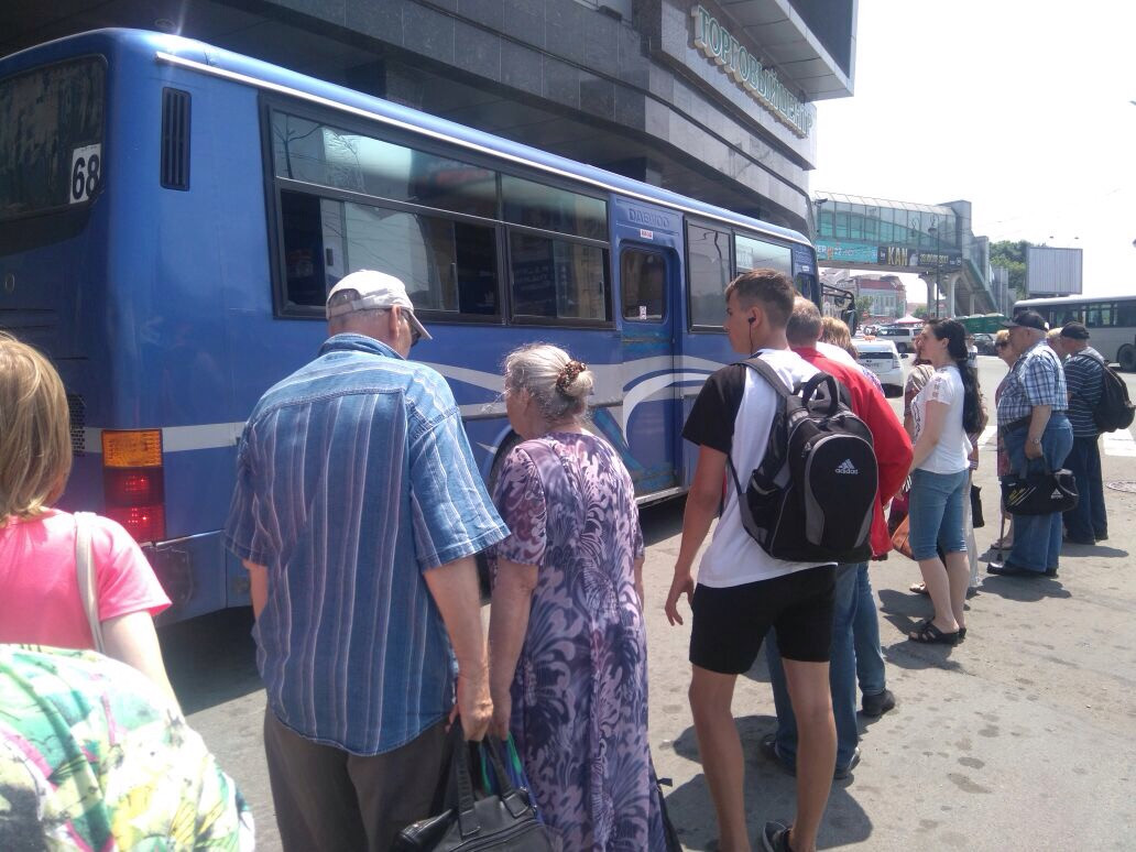 Мучительное ожидание автобуса во Владивостоке разгневало горожан