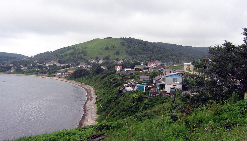 Глава приморского курорта может пострадать из-за окрашенного забора