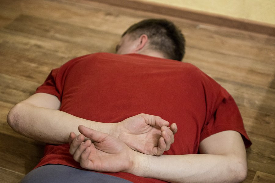 Отец семь лет насиловал дочерей в Приморье