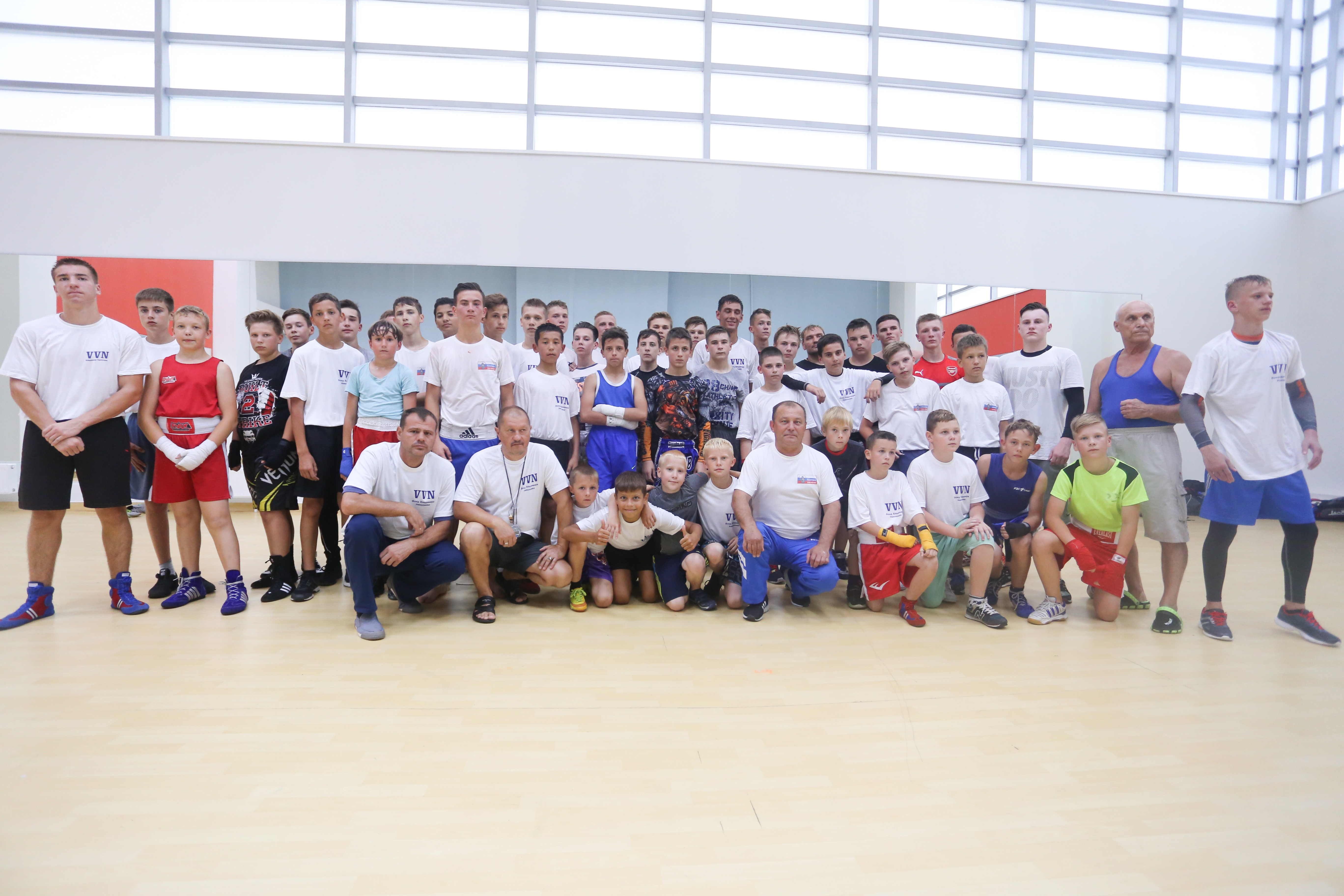 Юные спортсмены бесплатно отдыхают в летнем лагере на Русском