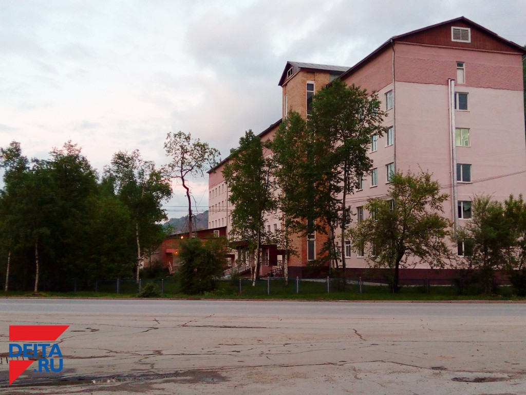 Маленькая девочка в Приморье выпала из окна