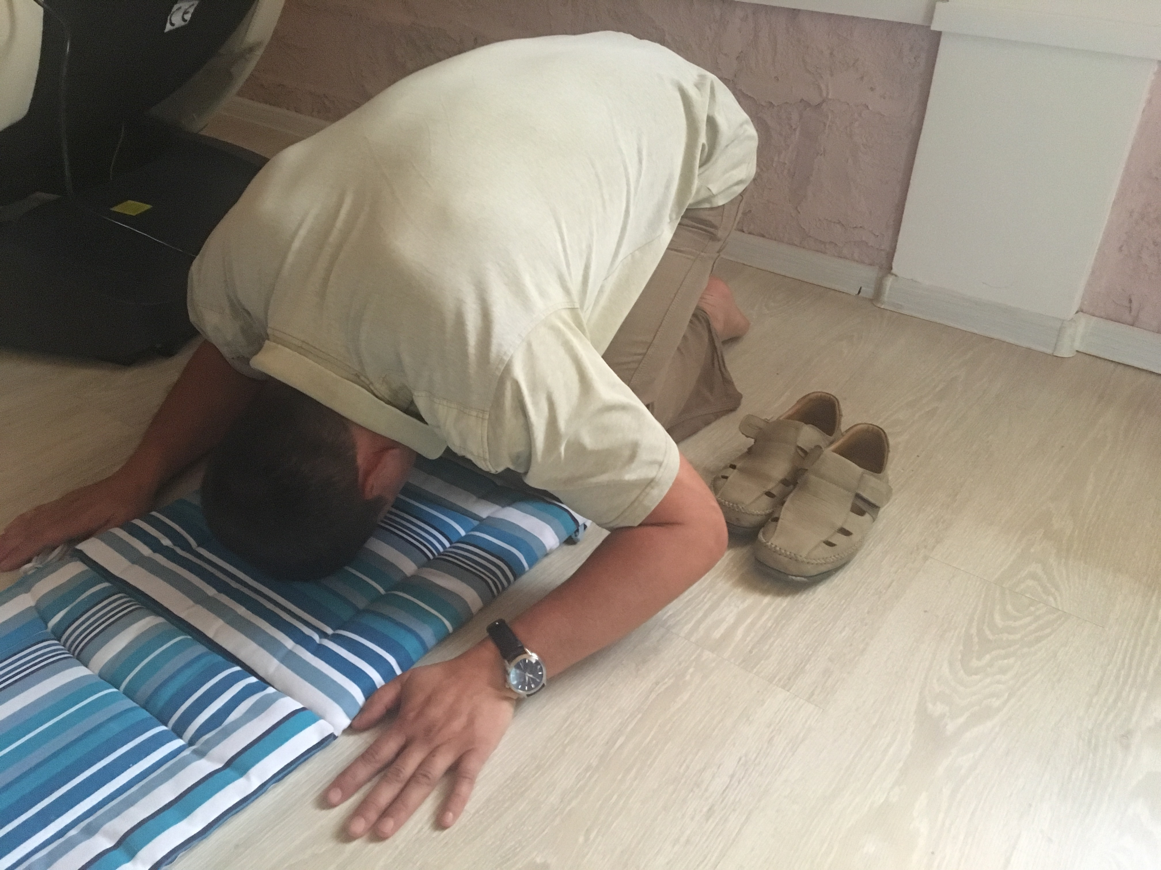 Намаз в торговом центре Владивостока испугал посетителей