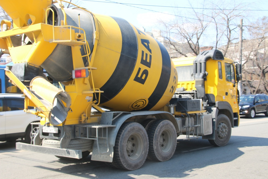 Бетономешалка лишила рабочего руки