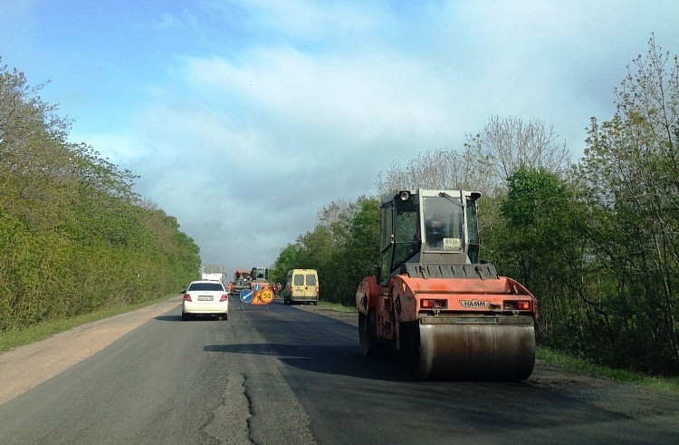 Улицы Артема закатают в новый асфальт
