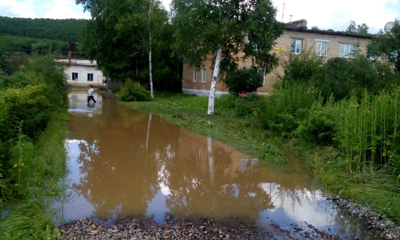 Большая вода уходит из приморского города (фото)