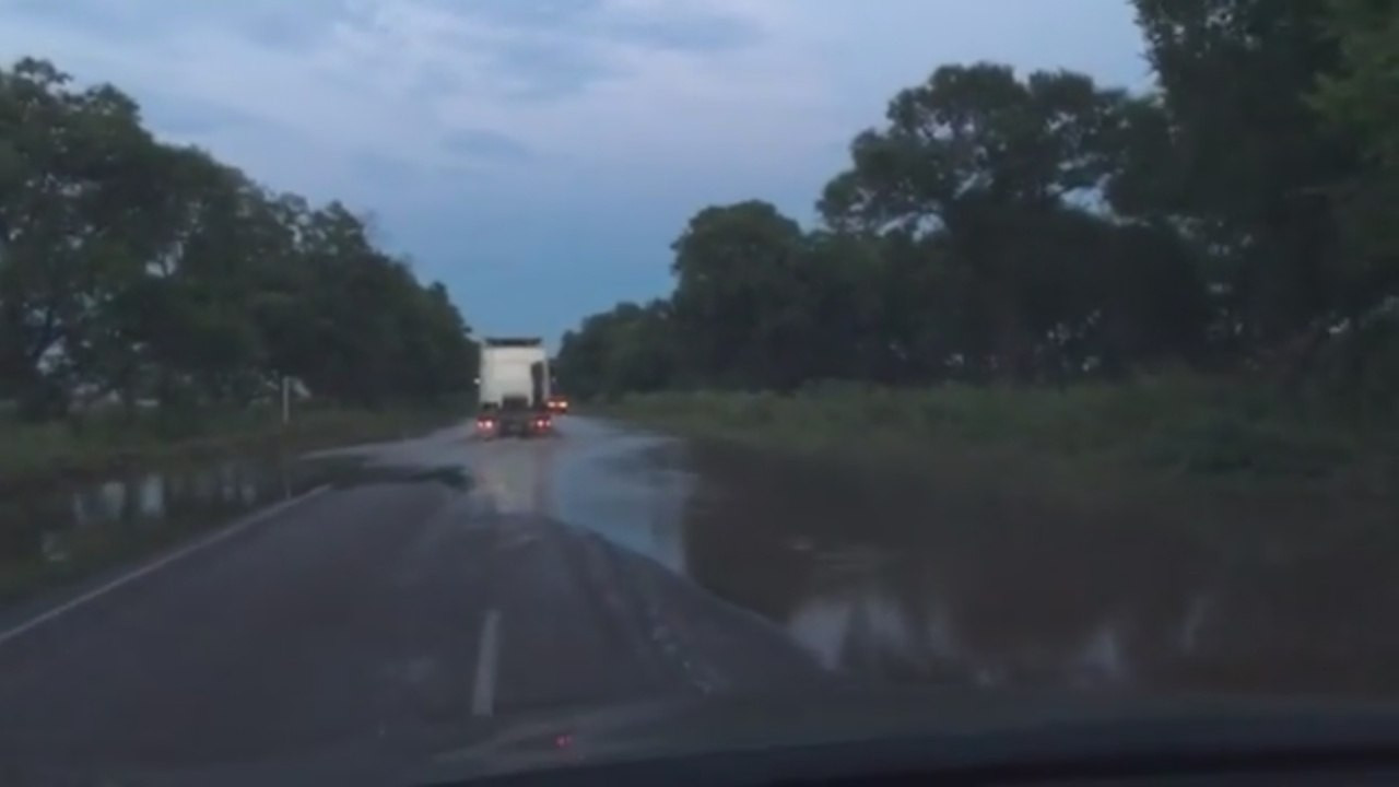 Последствия ливней раздражают приморских автомобилистов