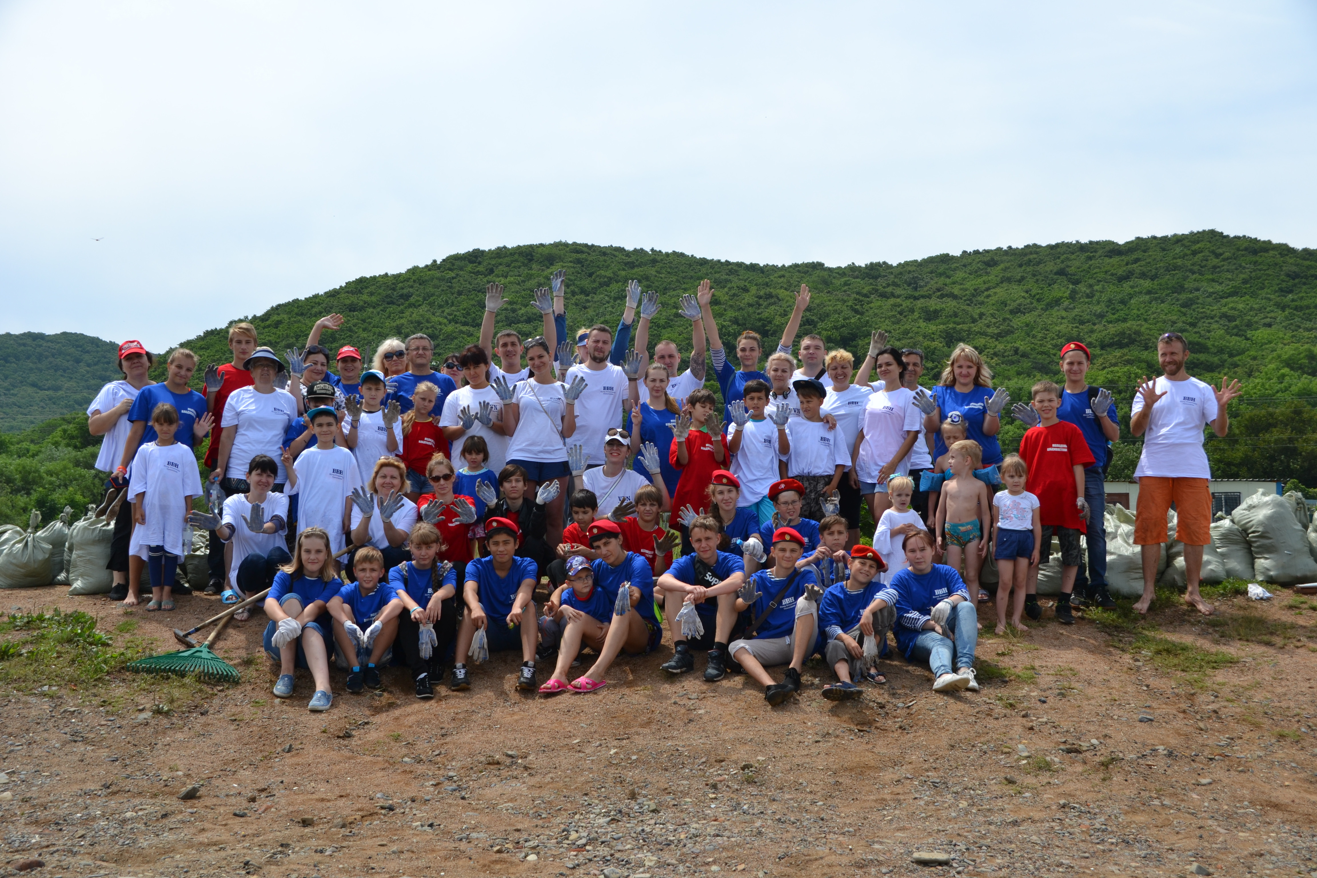 Фонд Владимира Николаева продолжает очистку городских пляжей