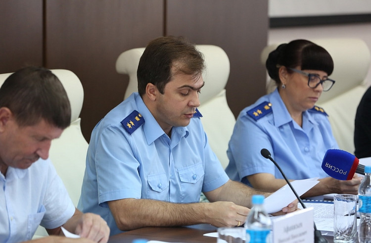 Приморцы все реже прибегают к насилию