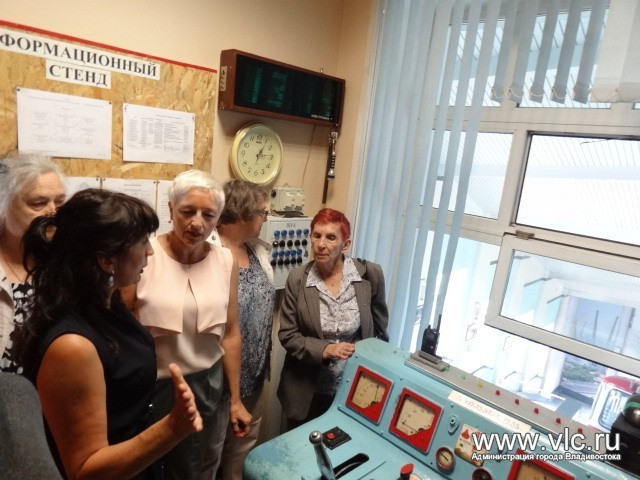 Книжный шкаф во Владивостоке пополнился книгами