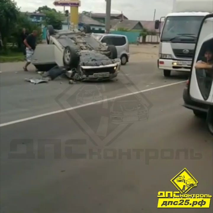 Серьезное ДТП затруднило движение в приморском городе (видео)