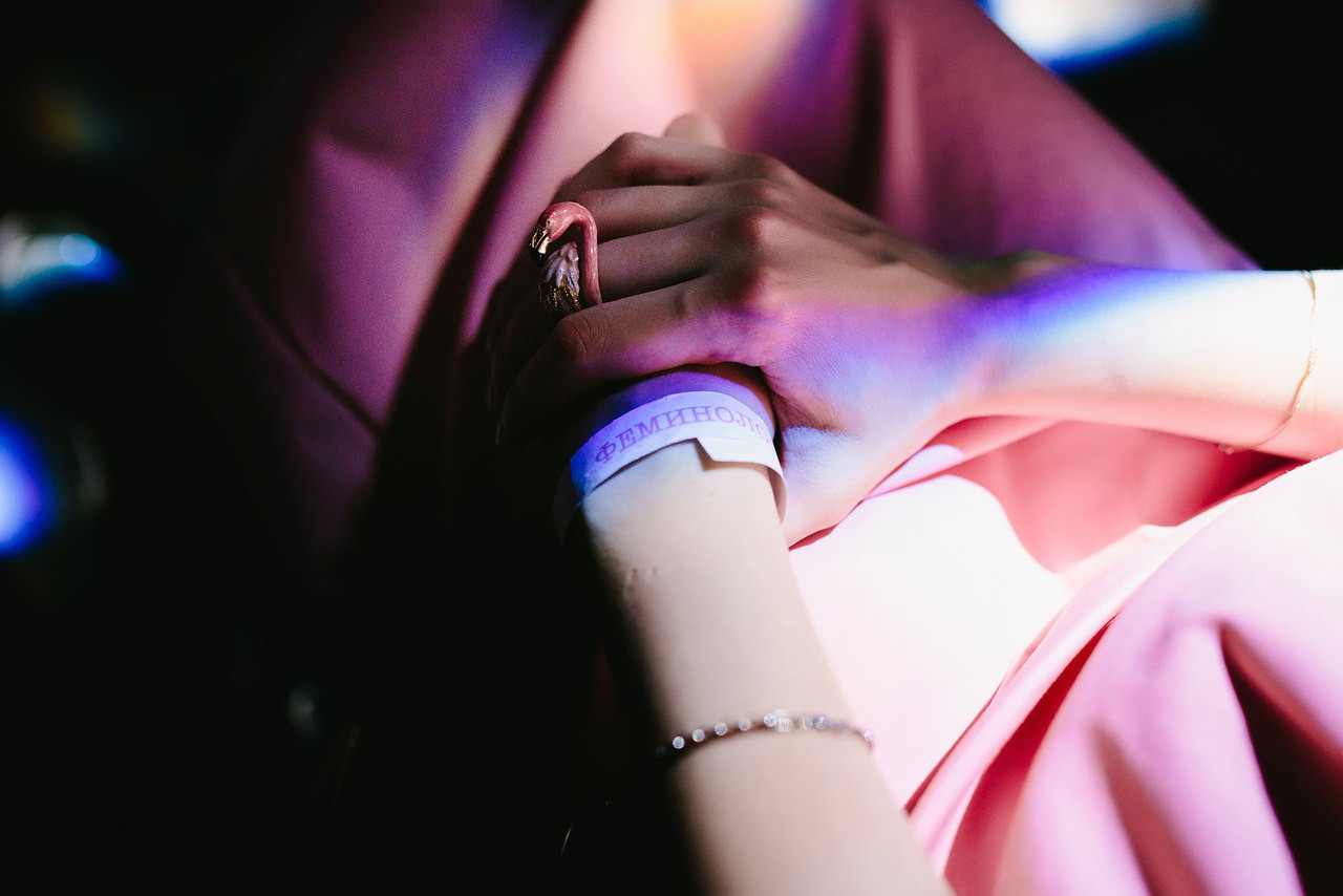 Жители Владивостока: Не быть феминистом просто стыдно!