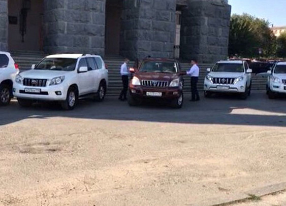 Выпускной будущих сотрудников МВД возмутил россиян