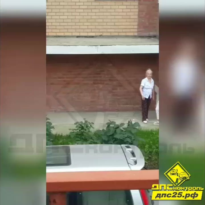 Квартира горит во Владивостоке (видео)